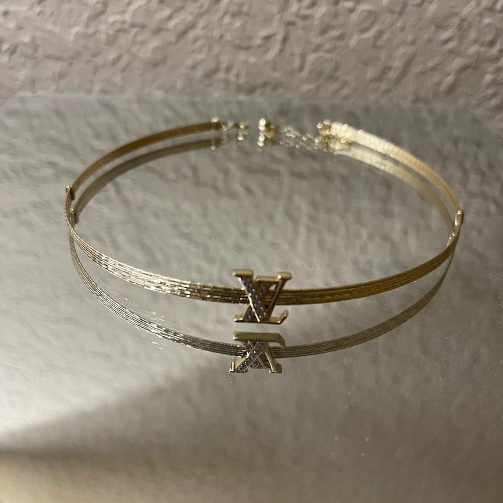 Louis Vuitton  Choker in 14K gold.